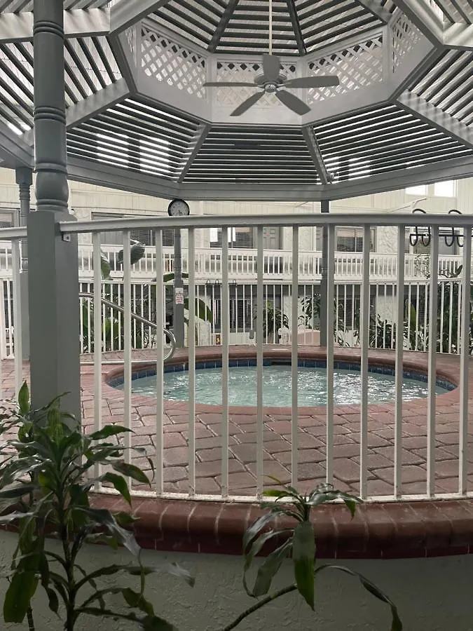 Hotel Club Destin 3*,